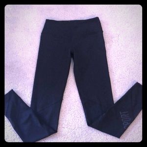 Victoria’s Secret knockout leggings